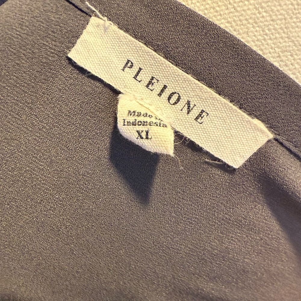 Pleione Charcoal Blouse - Picture 5 of 5